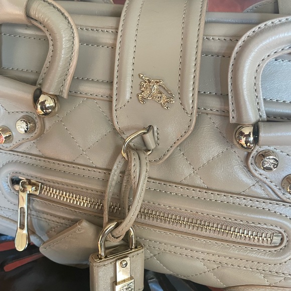 Authentic Cream Burberry Leather Manor Bag - Picture 6 of 10
